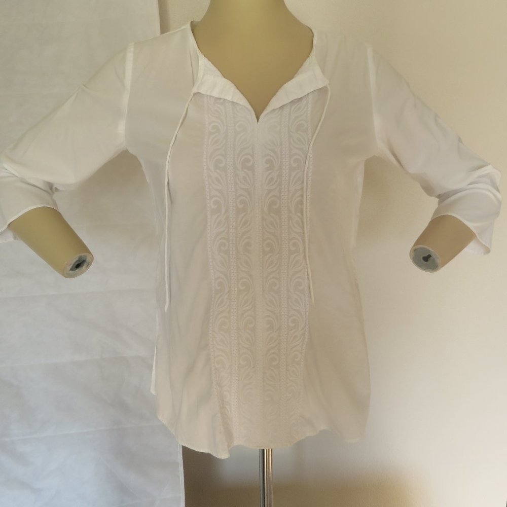 Women's Liz‎ Claiborne Embroidered White Shirt